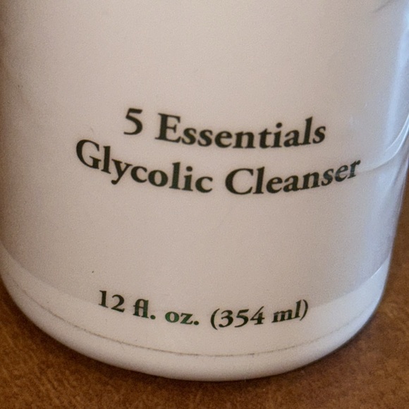 SIGNATURE CLUB A 5 ESSENTIALS Glycolic Cleanser 12 Fl. Oz. New Sealed - Picture 2 of 6